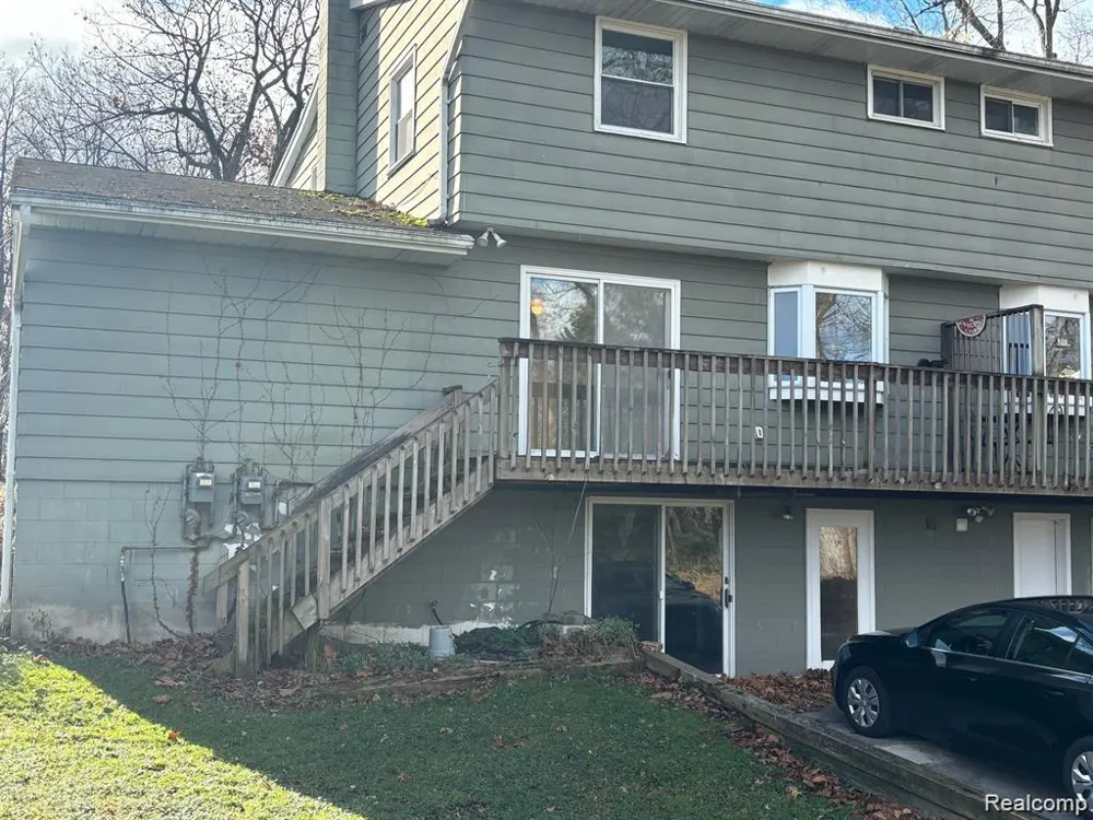 300 Bessemaur Drive East Lansing City, MI 48823