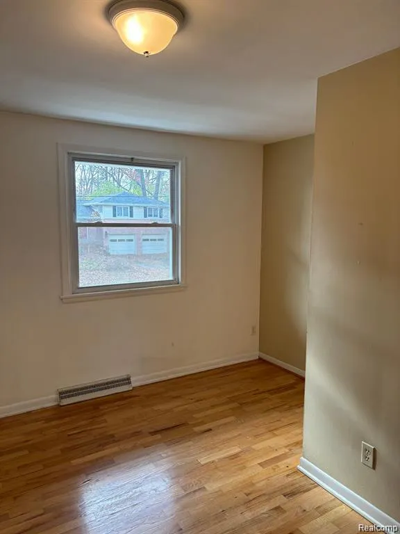 300 Bessemaur Drive East Lansing City, MI 48823