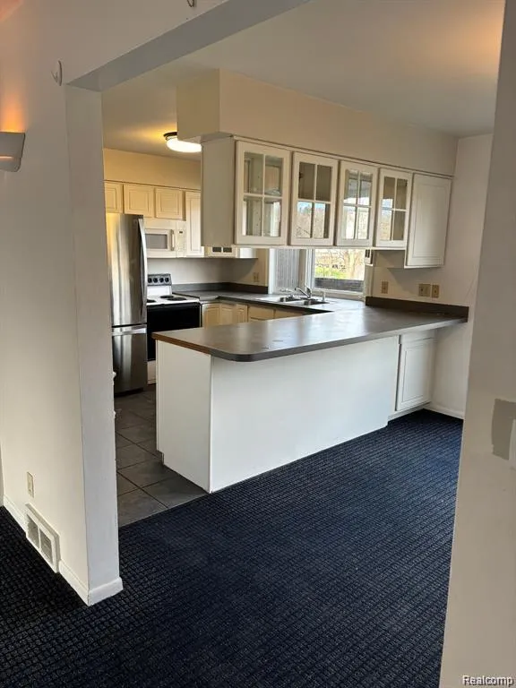 300 Bessemaur Drive East Lansing City, MI 48823