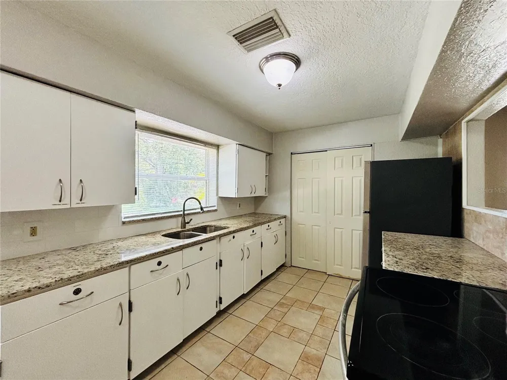 3910 E ELLICOTT STREET Tampa, FL 33610