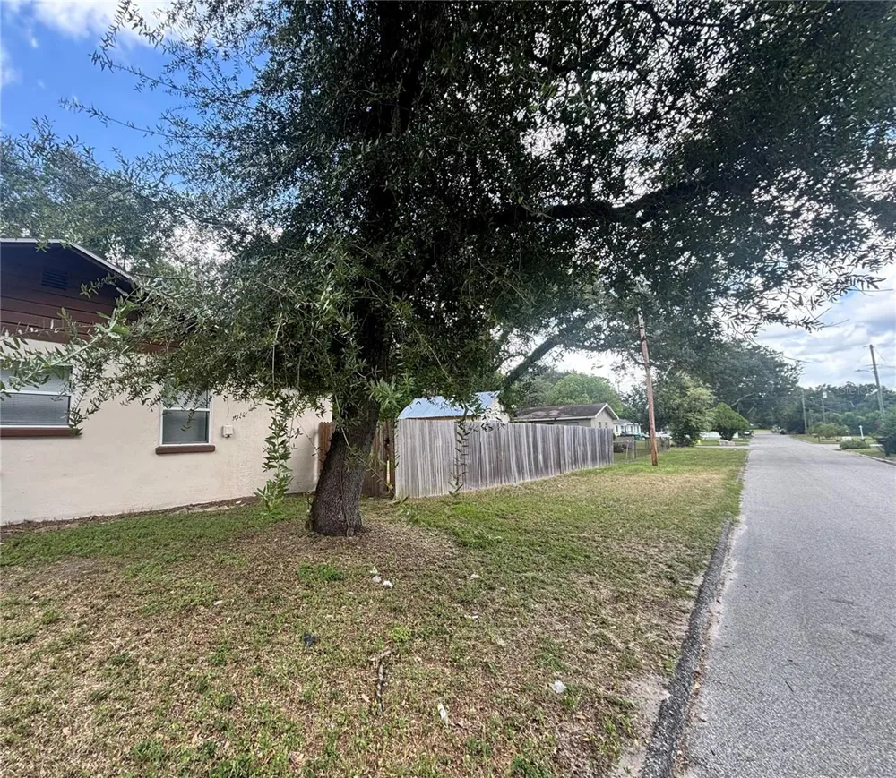 3910 E ELLICOTT STREET Tampa, FL 33610