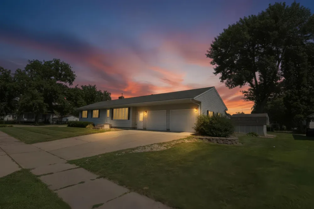108 Park Street Fairfax, MN 55332