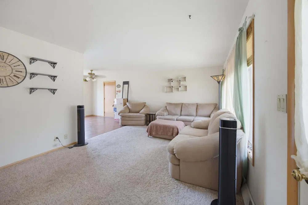 108 Park Street Fairfax, MN 55332