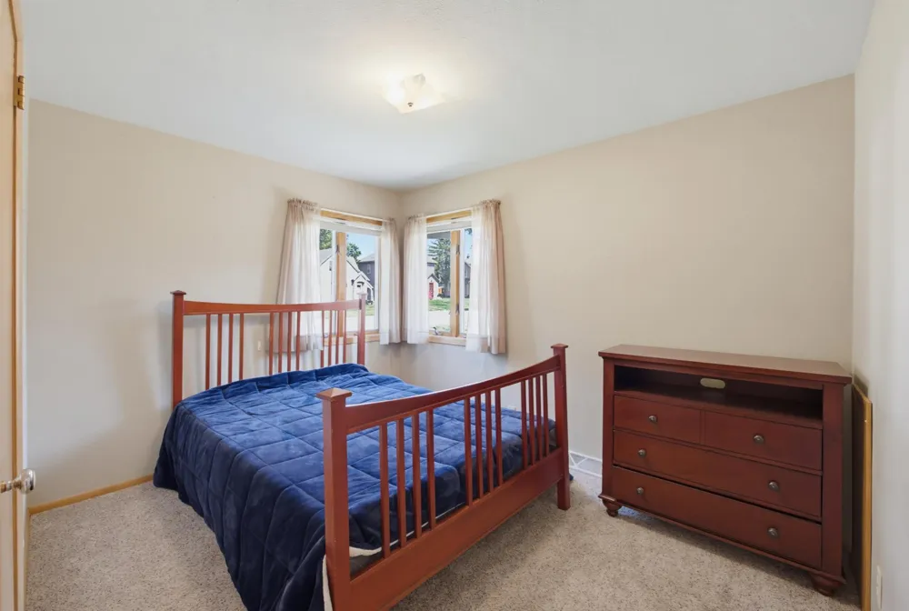 108 Park Street Fairfax, MN 55332