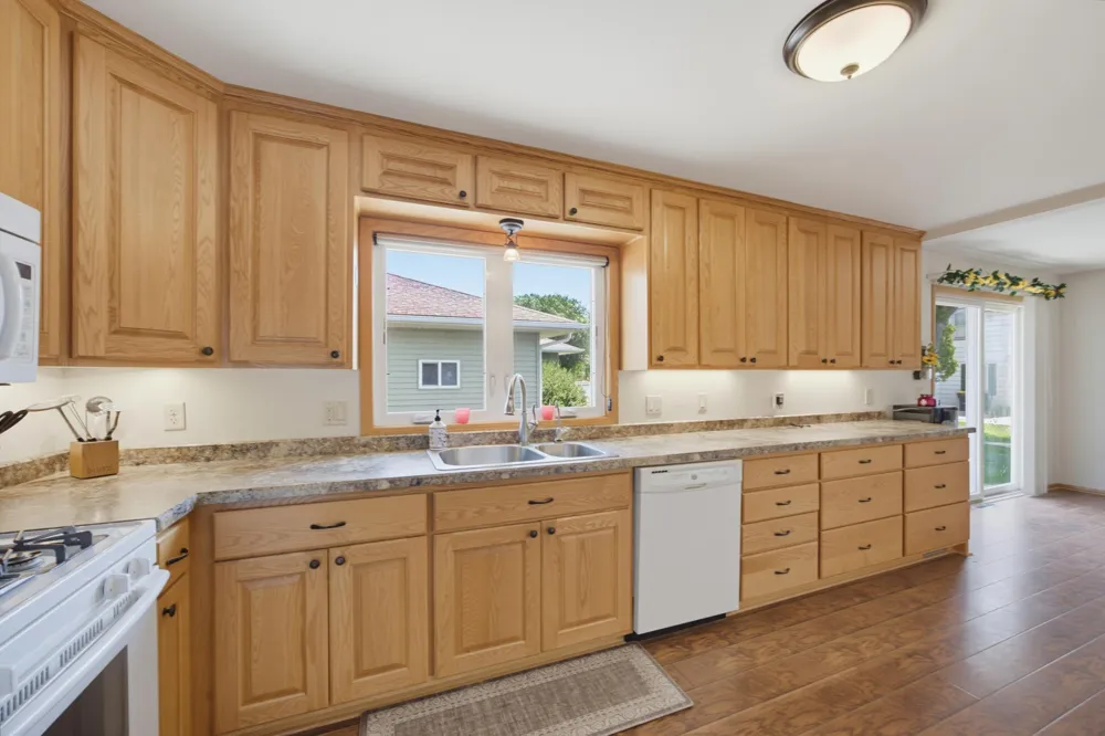 108 Park Street Fairfax, MN 55332