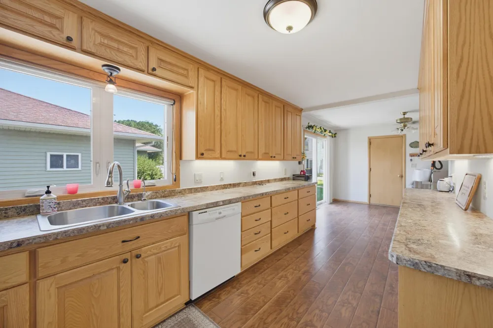 108 Park Street Fairfax, MN 55332