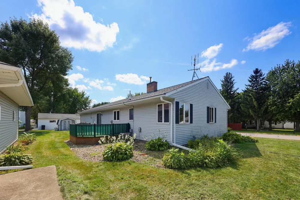 108 Park Street Fairfax, MN 55332