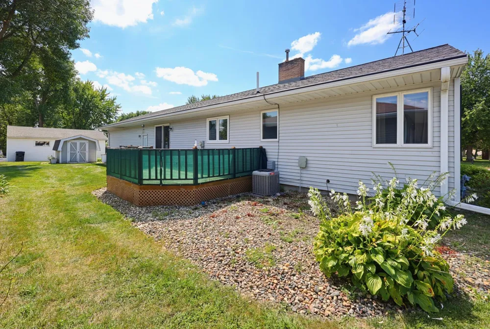 108 Park Street Fairfax, MN 55332