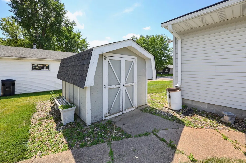 108 Park Street Fairfax, MN 55332
