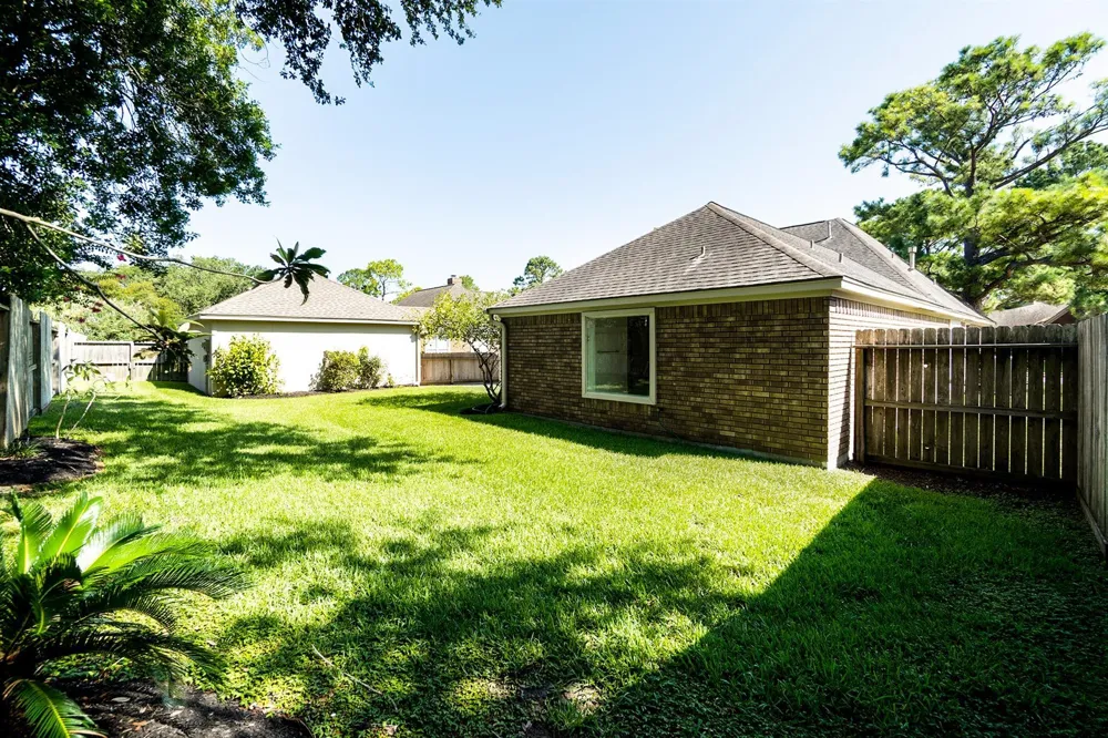 15406 Greenleaf Lane Houston, TX 77062