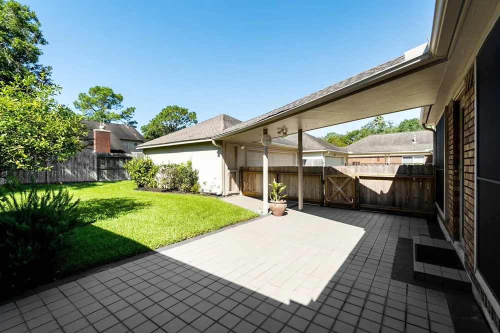 15406 Greenleaf Lane Houston, TX 77062