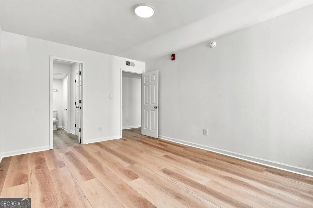 5095 Roswell RD Sandy Springs, GA 30342