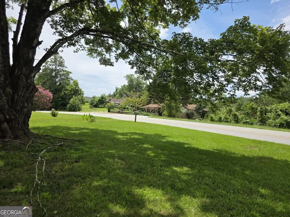 1427 B Old Hwy 100 Waco, GA 30182