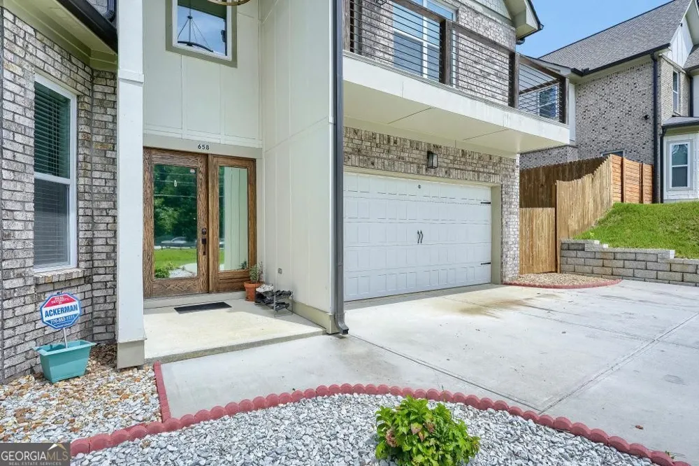 658 Rockbridge RD NW Lilburn, GA 30047