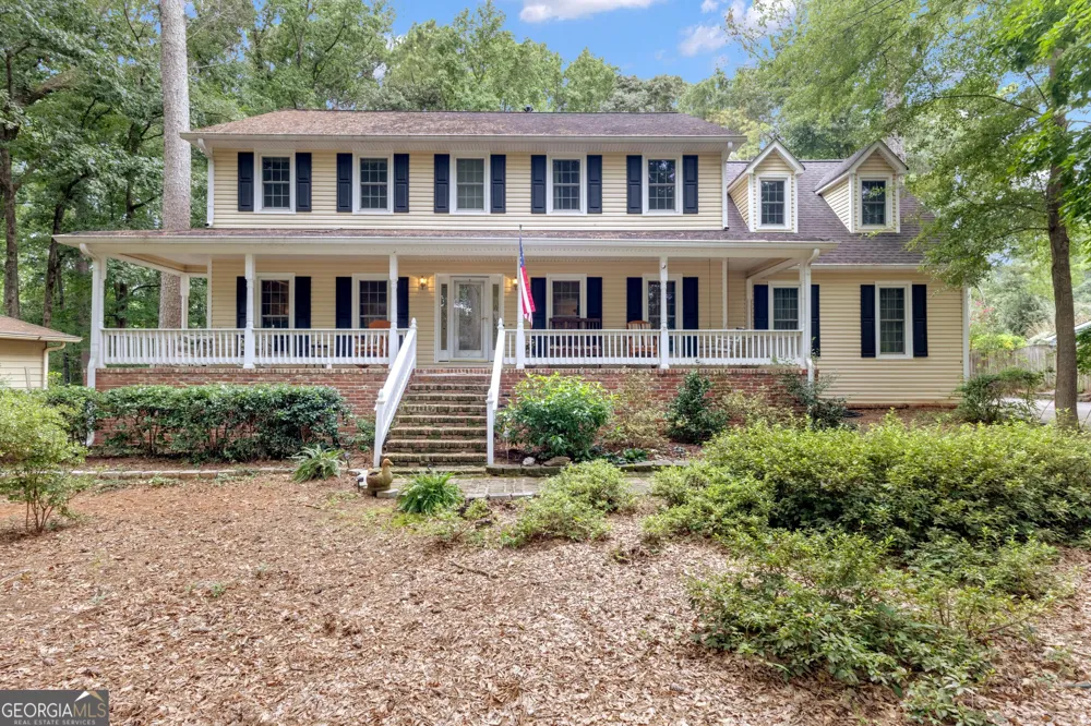 153 Lakeside DR Peachtree City, GA 30269