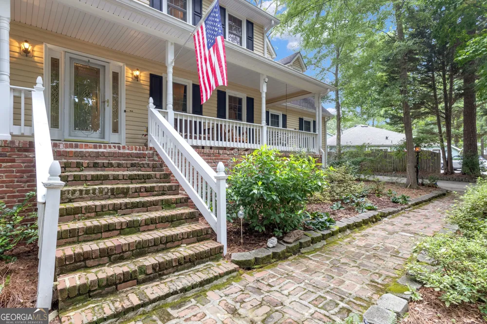 153 Lakeside DR Peachtree City, GA 30269