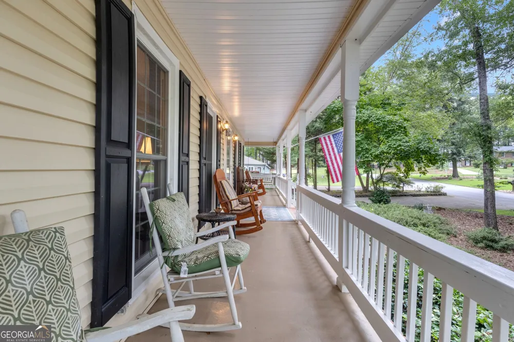 153 Lakeside DR Peachtree City, GA 30269