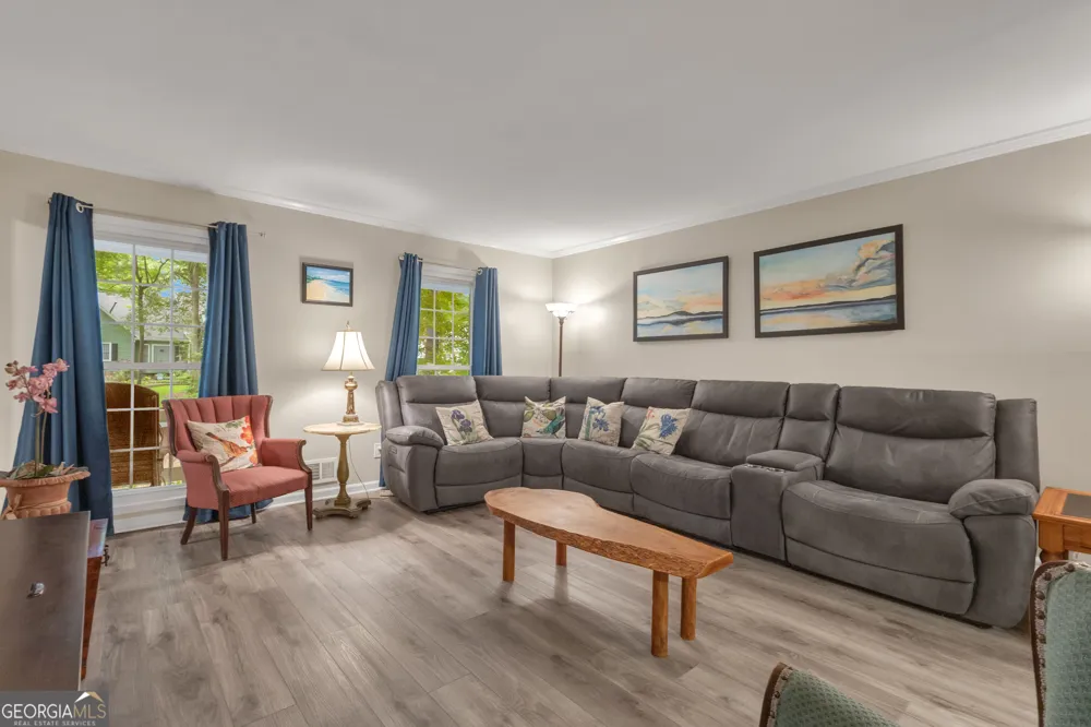 153 Lakeside DR Peachtree City, GA 30269