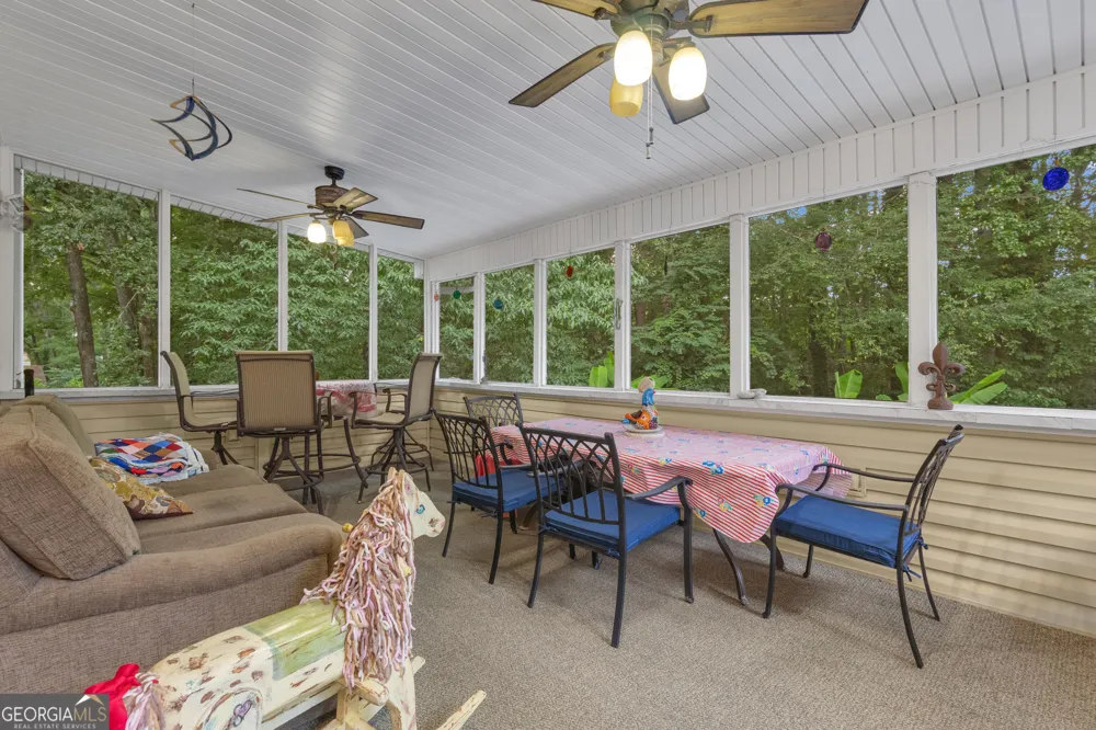 153 Lakeside DR Peachtree City, GA 30269