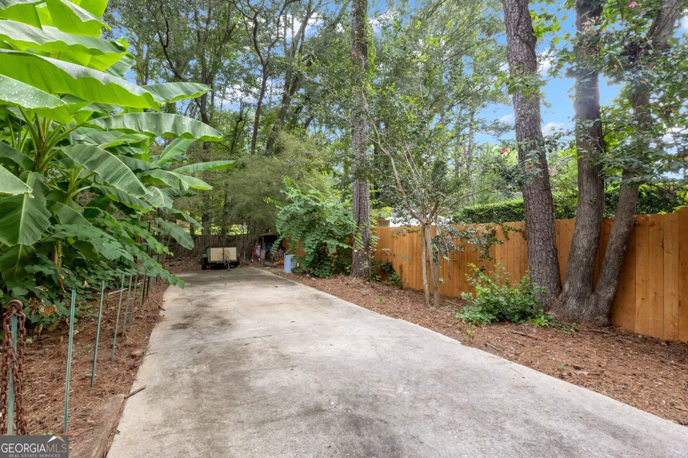153 Lakeside DR Peachtree City, GA 30269