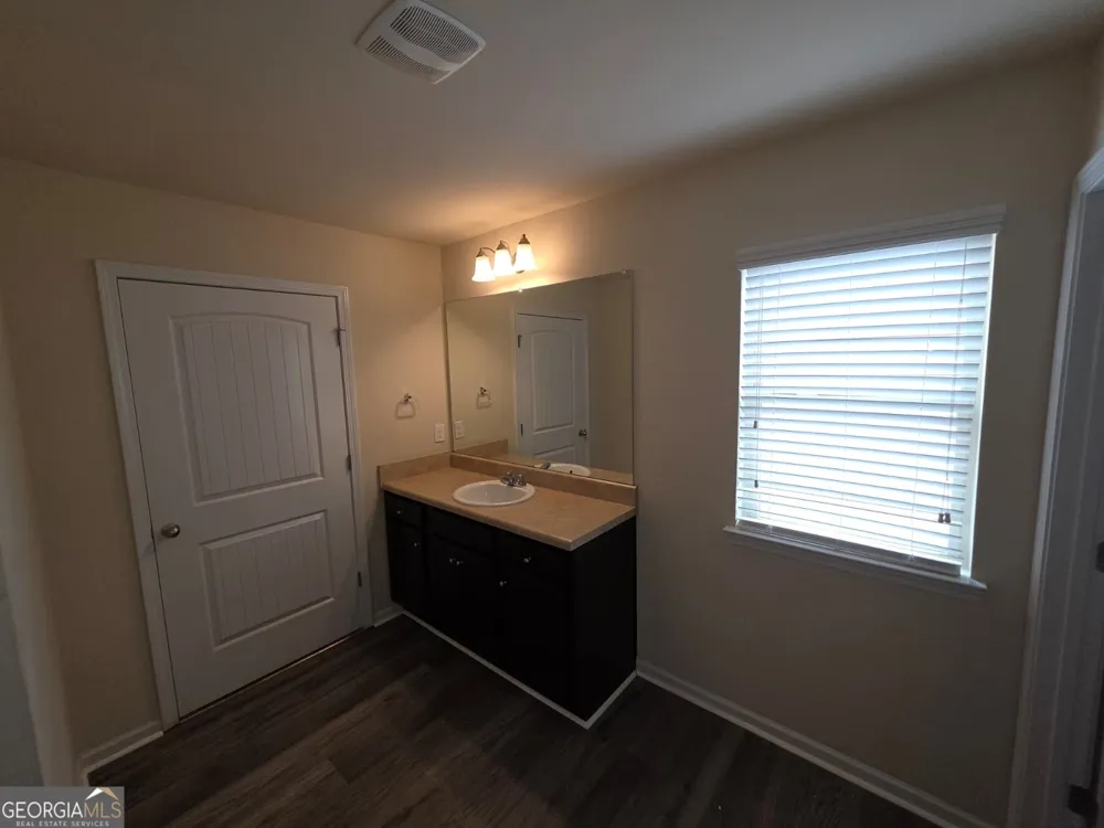 326 Lauren DR Fairburn, GA 30213