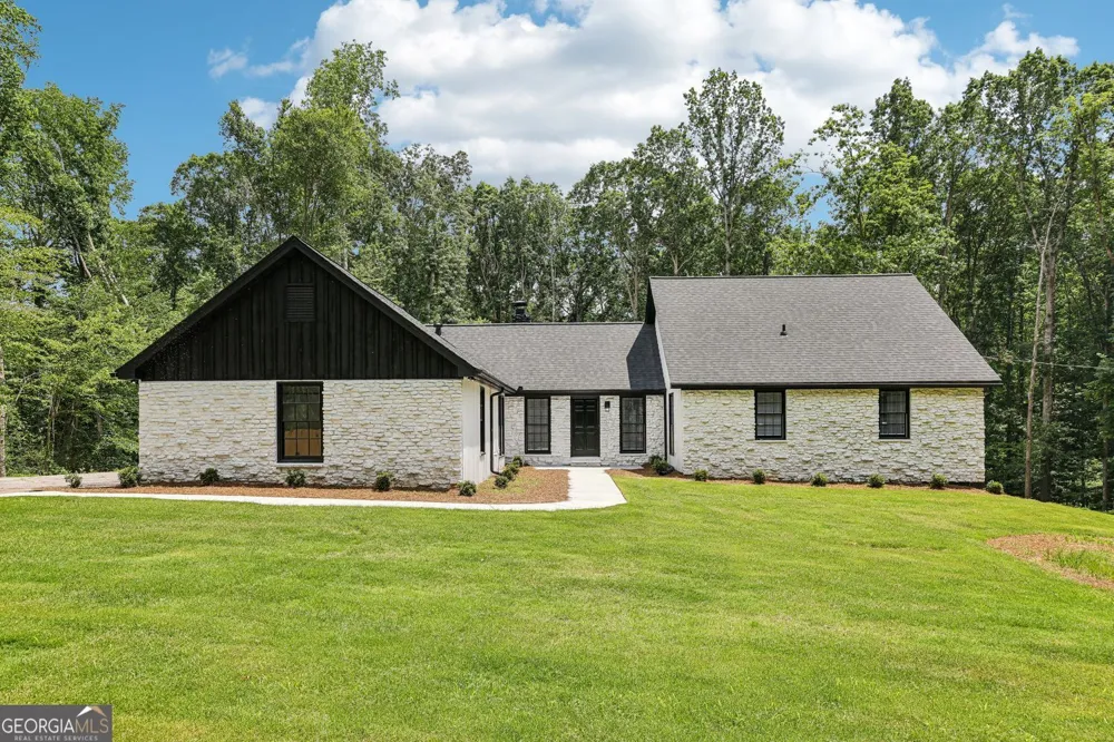 2725 Glendale DR NE Conyers, GA 30013