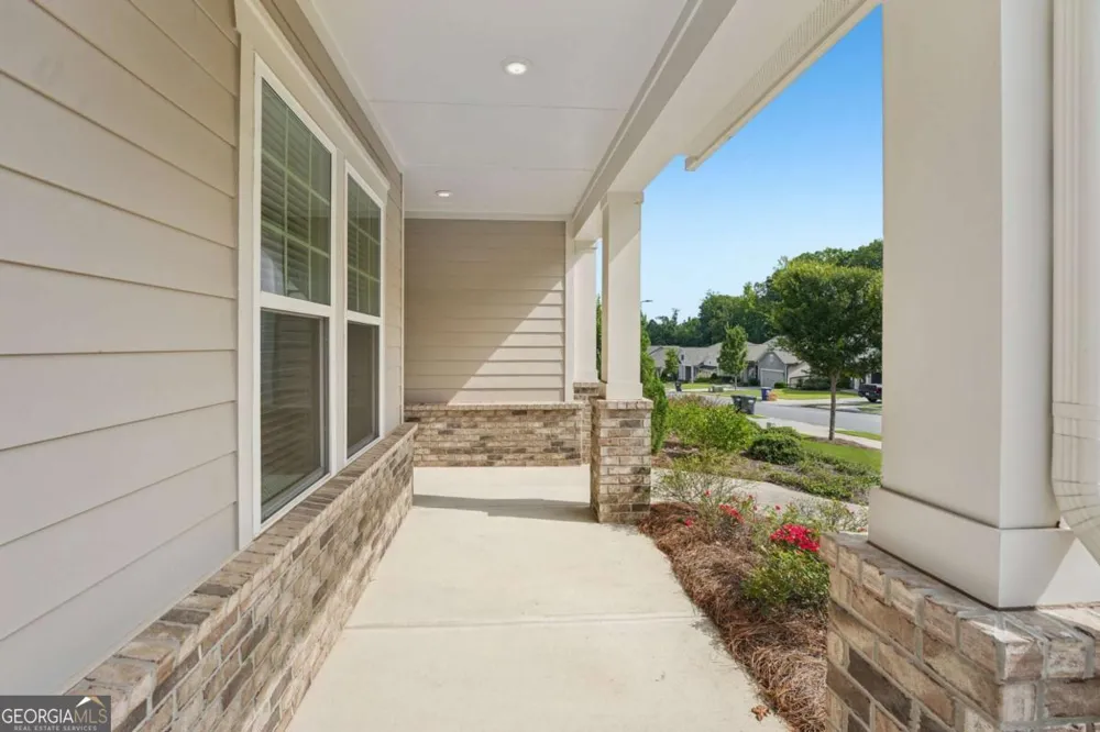 716 Elizabeth TRL Woodstock, GA 30189