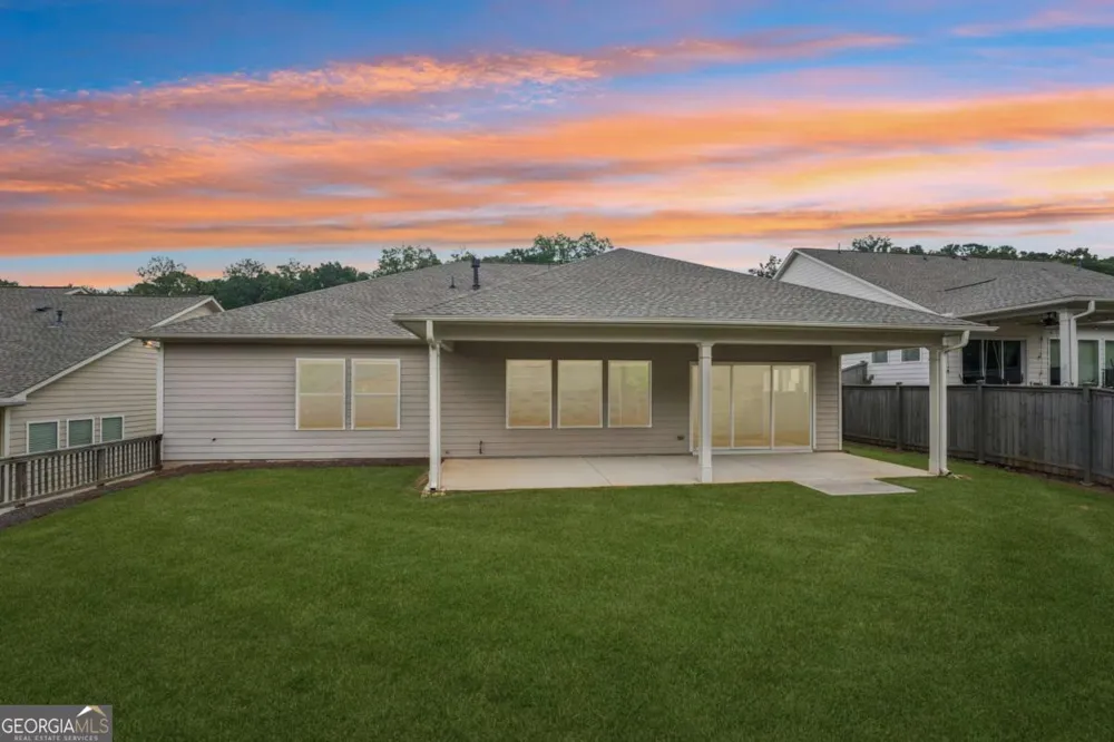 716 Elizabeth TRL Woodstock, GA 30189