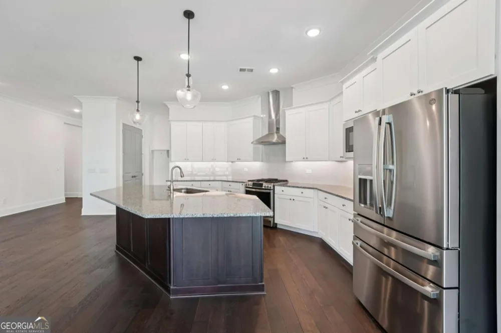 716 Elizabeth TRL Woodstock, GA 30189