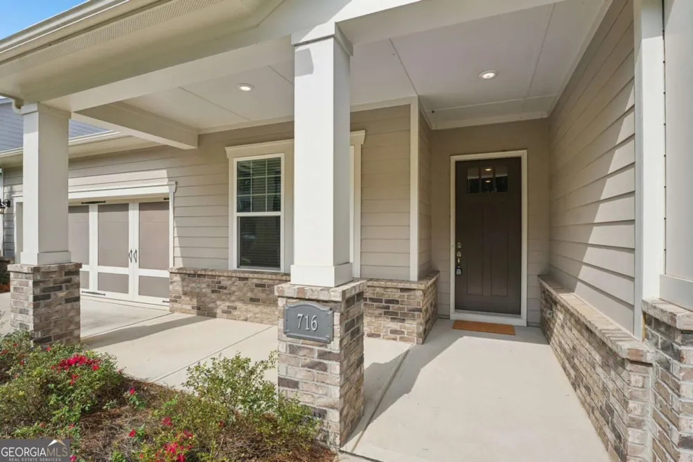 716 Elizabeth TRL Woodstock, GA 30189