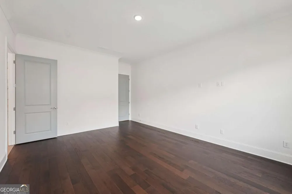 716 Elizabeth TRL Woodstock, GA 30189