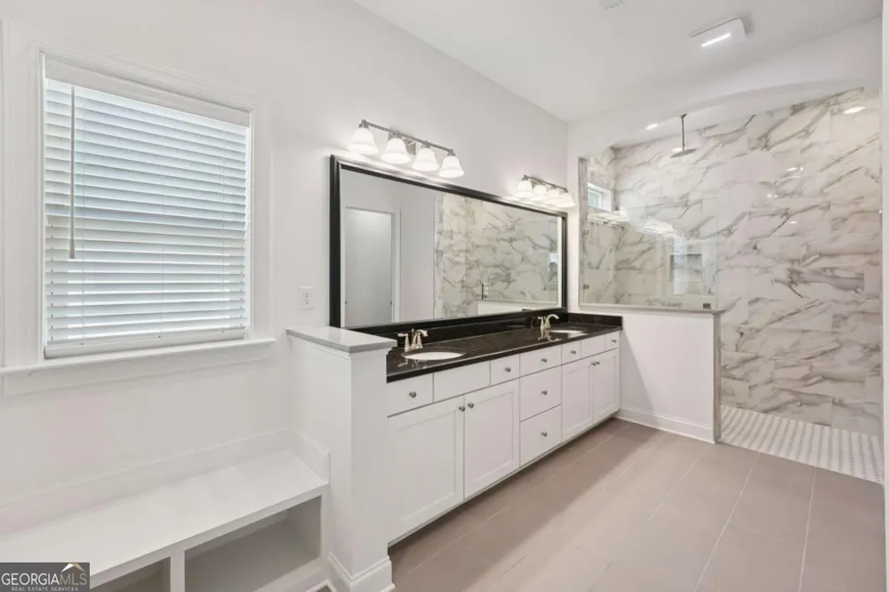 716 Elizabeth TRL Woodstock, GA 30189