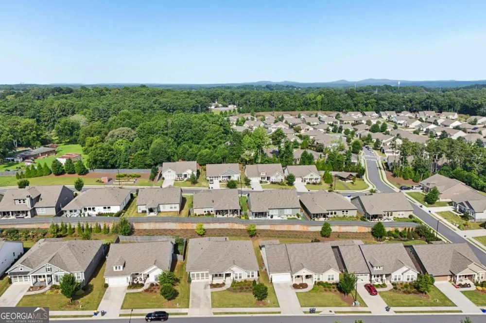 716 Elizabeth TRL Woodstock, GA 30189