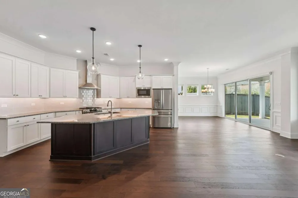 716 Elizabeth TRL Woodstock, GA 30189