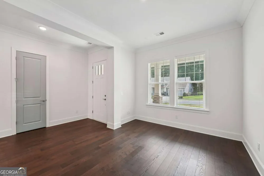 716 Elizabeth TRL Woodstock, GA 30189
