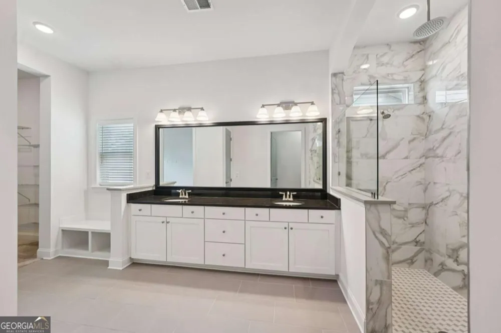 716 Elizabeth TRL Woodstock, GA 30189