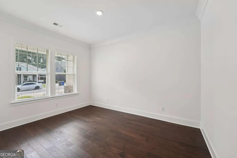 716 Elizabeth TRL Woodstock, GA 30189