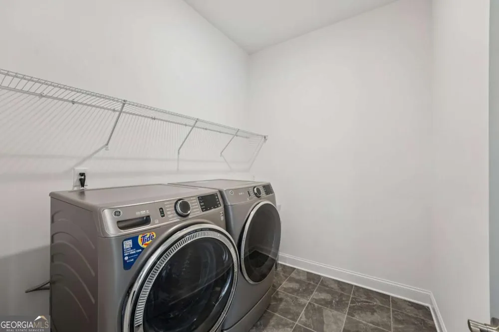 716 Elizabeth TRL Woodstock, GA 30189