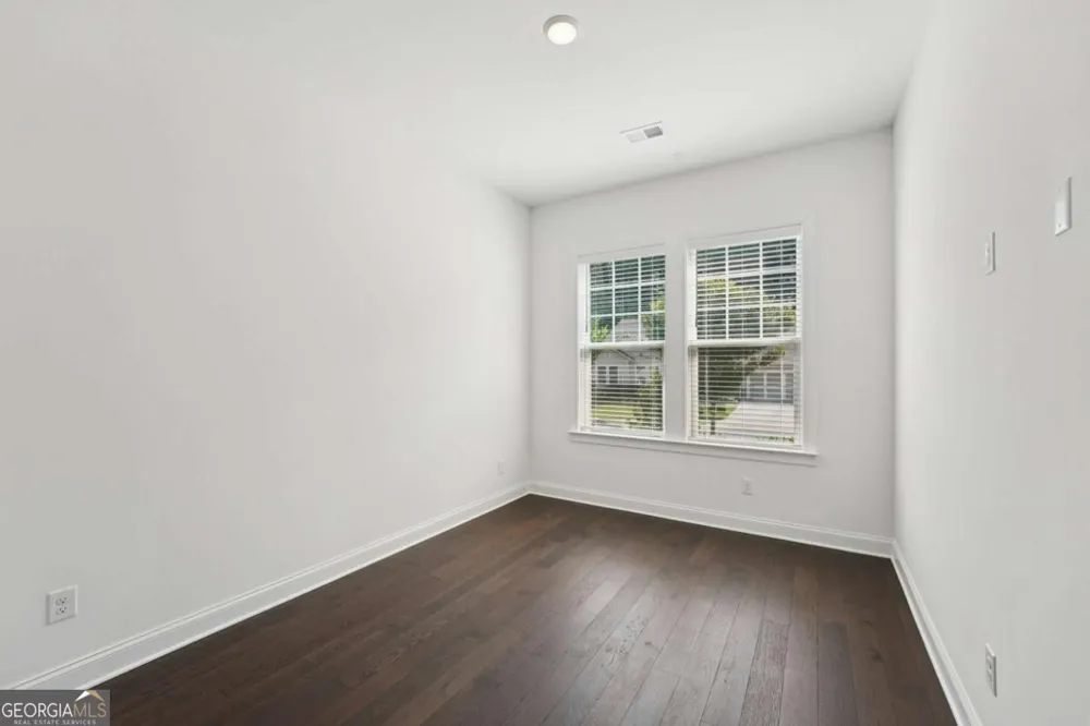 716 Elizabeth TRL Woodstock, GA 30189