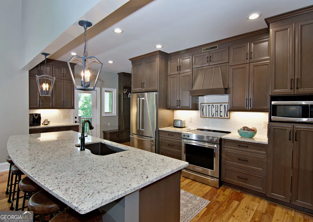 231 Stelling DR Townville, SC 29689
