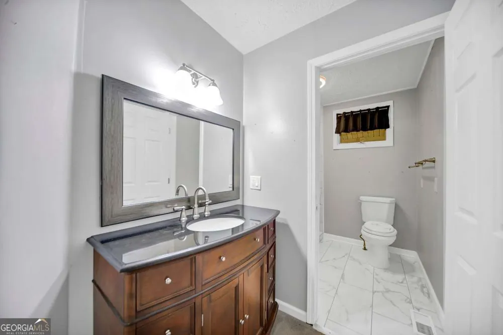 126 Silver Fox DR Dawsonville, GA 30534