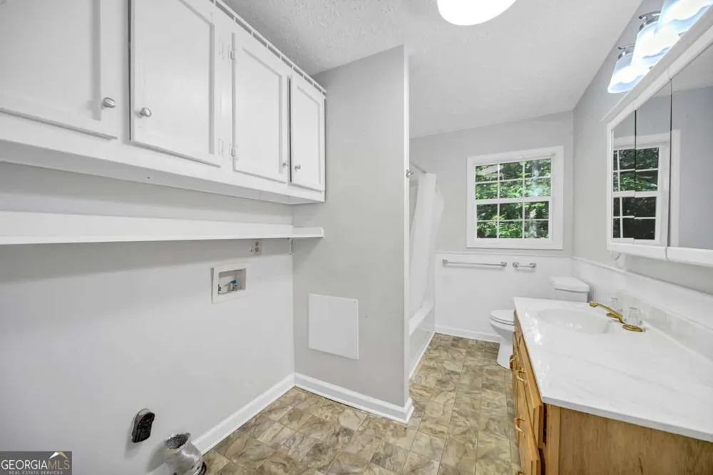 126 Silver Fox DR Dawsonville, GA 30534