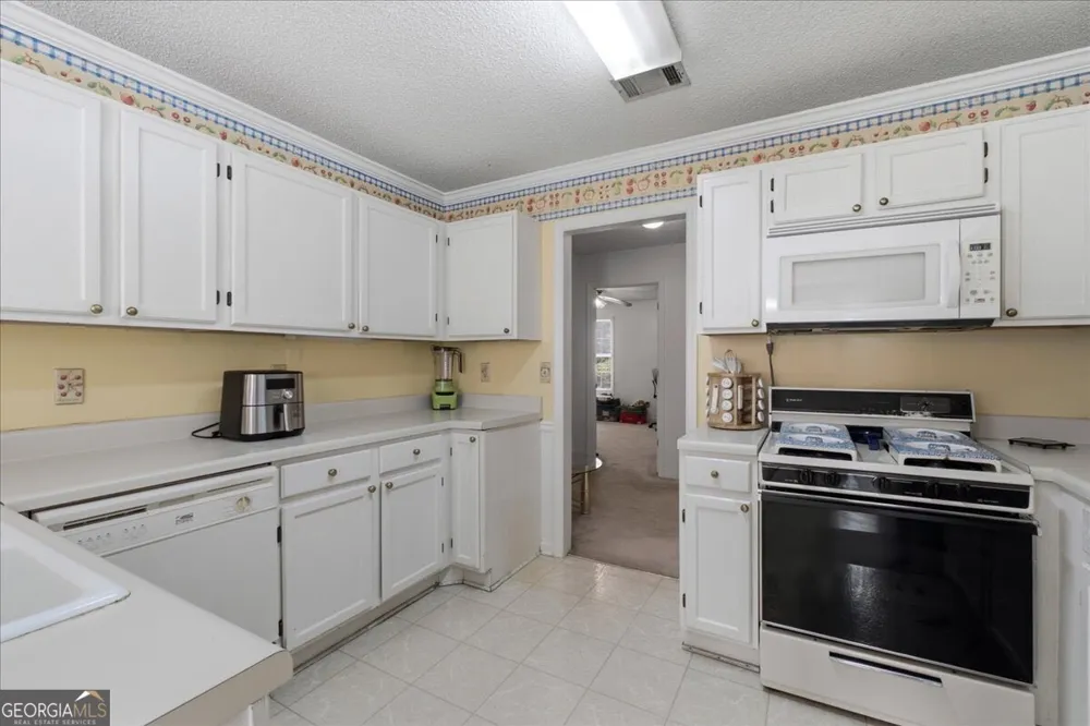 511 Barclay CT Stone Mountain, GA 30083