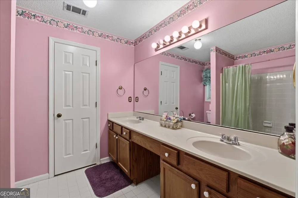 511 Barclay CT Stone Mountain, GA 30083