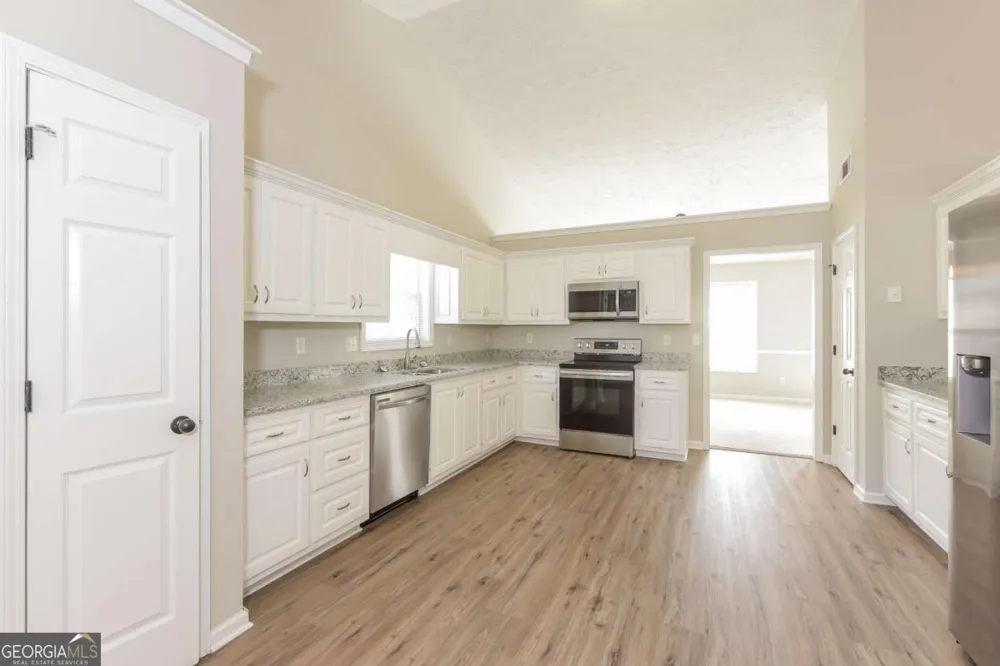 2725 Lenora Springs DR Snellville, GA 30039