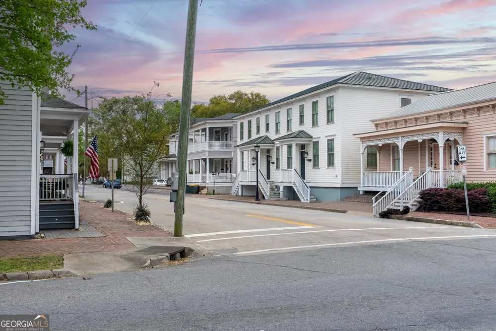 1402 Jefferson ST Savannah, GA 31401