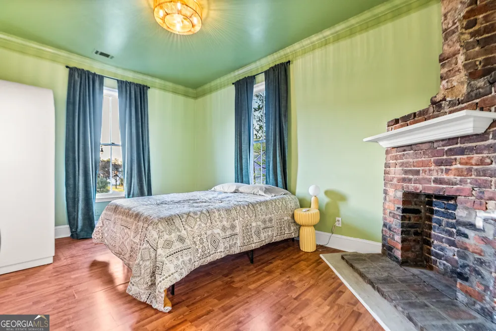 1402 Jefferson ST Savannah, GA 31401