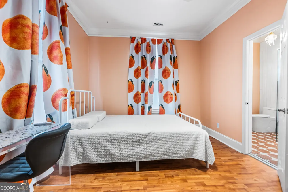 1402 Jefferson ST Savannah, GA 31401