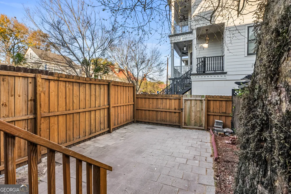 1402 Jefferson ST Savannah, GA 31401