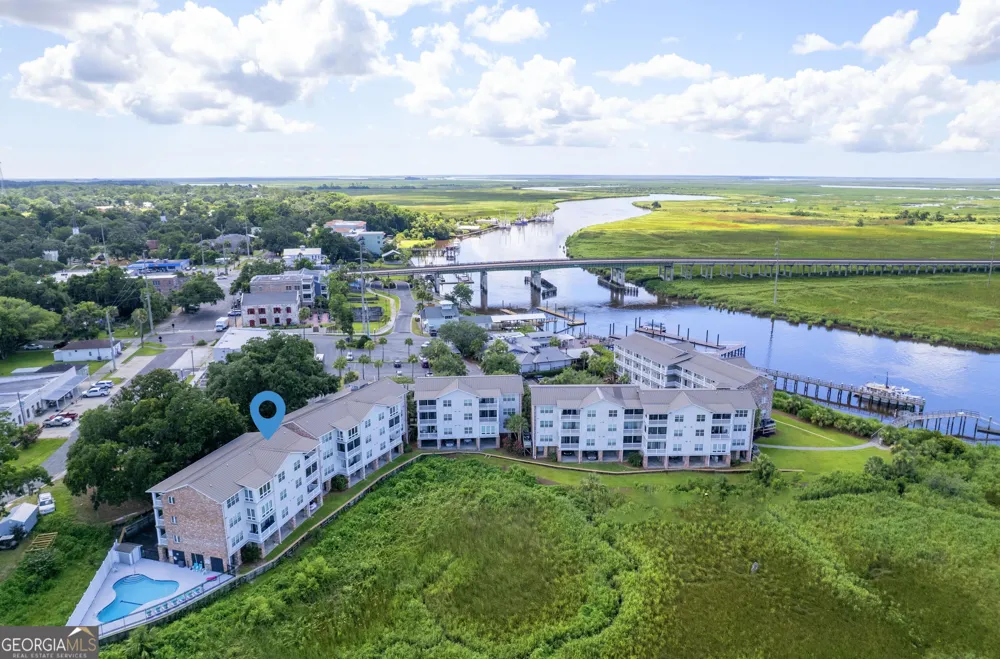 91 Screven ST Darien, GA 31305